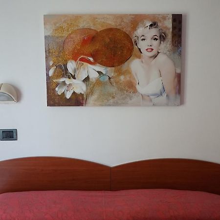 Hotel Daria Rimini Esterno foto