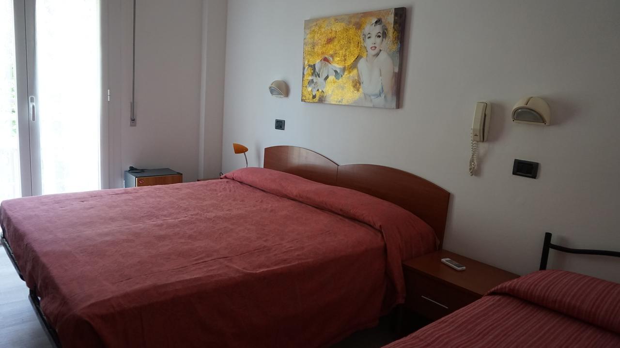 Hotel Daria Rimini Esterno foto