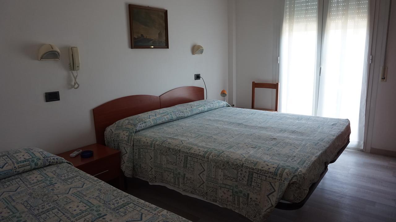 Hotel Daria Rimini Esterno foto